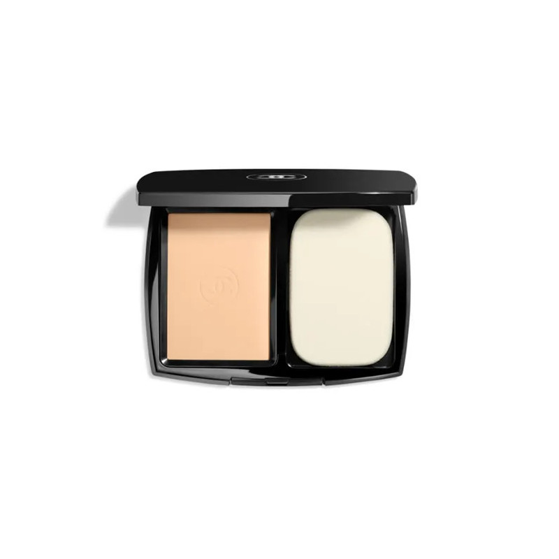 Chanel Ultra Le Teint Compact SPF15 B20